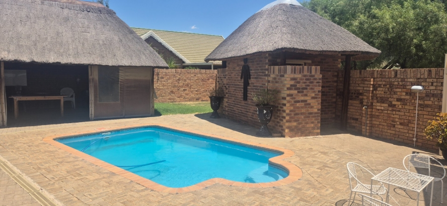 3 Bedroom Property for Sale in Heuwelsig Free State